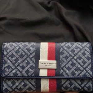 Tommy Hilfiger wallet